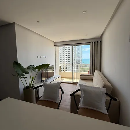Vista Directa Al Mar Y A 10 Minutos Del Centro Histórico De Apartamento